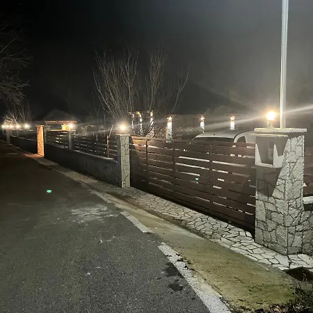 Prázdninový dům το πετρινο σπιτι του καστρη! με θεα τα μετεωρα