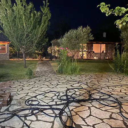 το πετρινο σπιτι του καστρη! με θεα τα μετεωρα * 卡兰巴卡