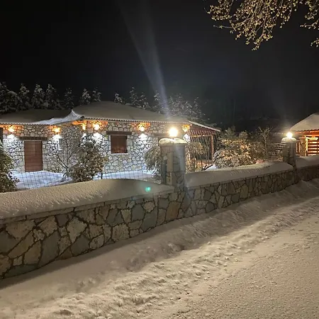 το πετρινο σπιτι του καστρη! με θεα τα μετεωρα