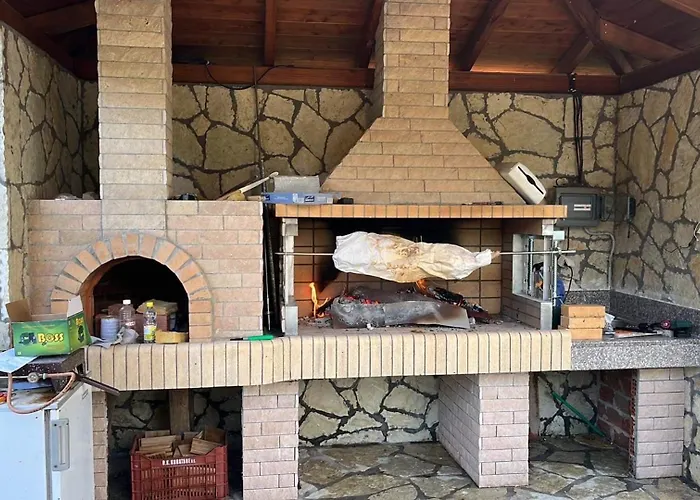 度假居 το πετρινο σπιτι του καστρη! με θεα τα μετεωρα *